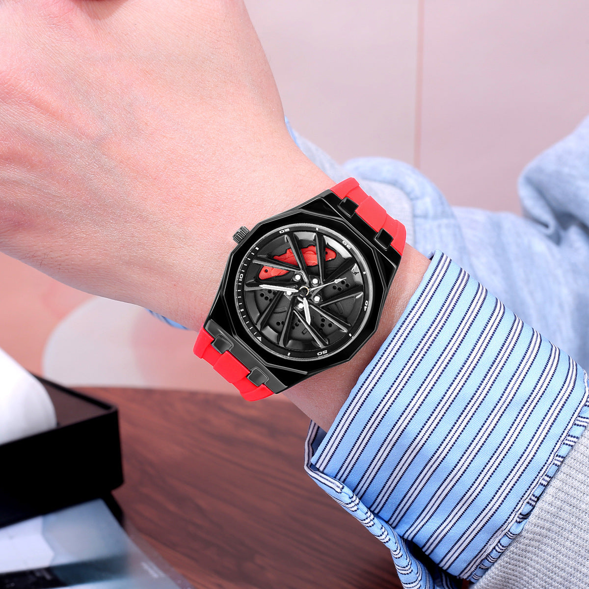 Rotating Bezel Quartz Watch with Silicone Strap